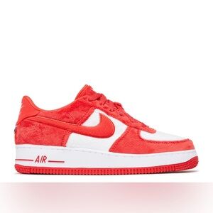 Nike AIR FORCE 1 LOW GS ‘VALENTINE'S DAY 2024'  Size: 4.5Y